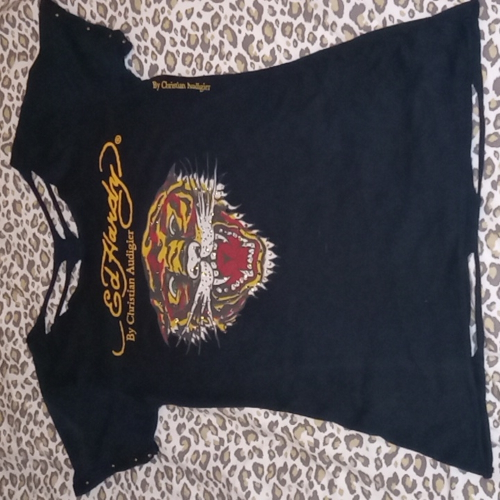 WMS ED HARDY SHIRT COLOR BLACK SIZE LARGE BACK OF SHIRT CUT TO STYLE